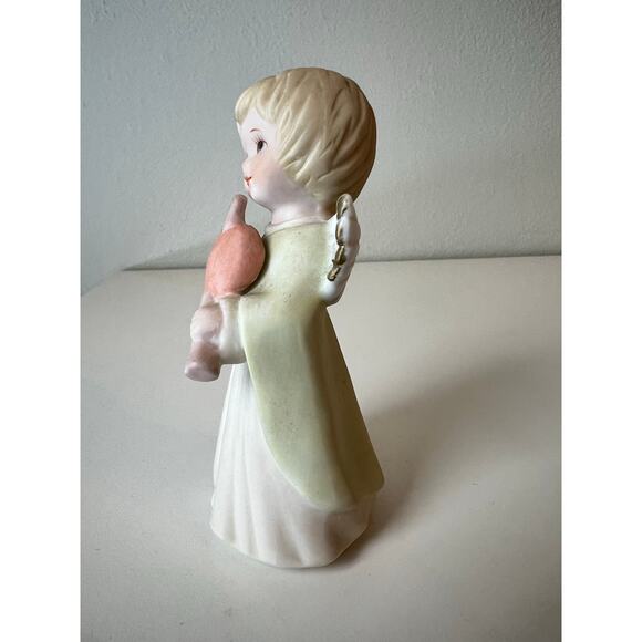 Vintage Lefton Angel Valentine Figurine Holding Heart - Picture 5 of 7